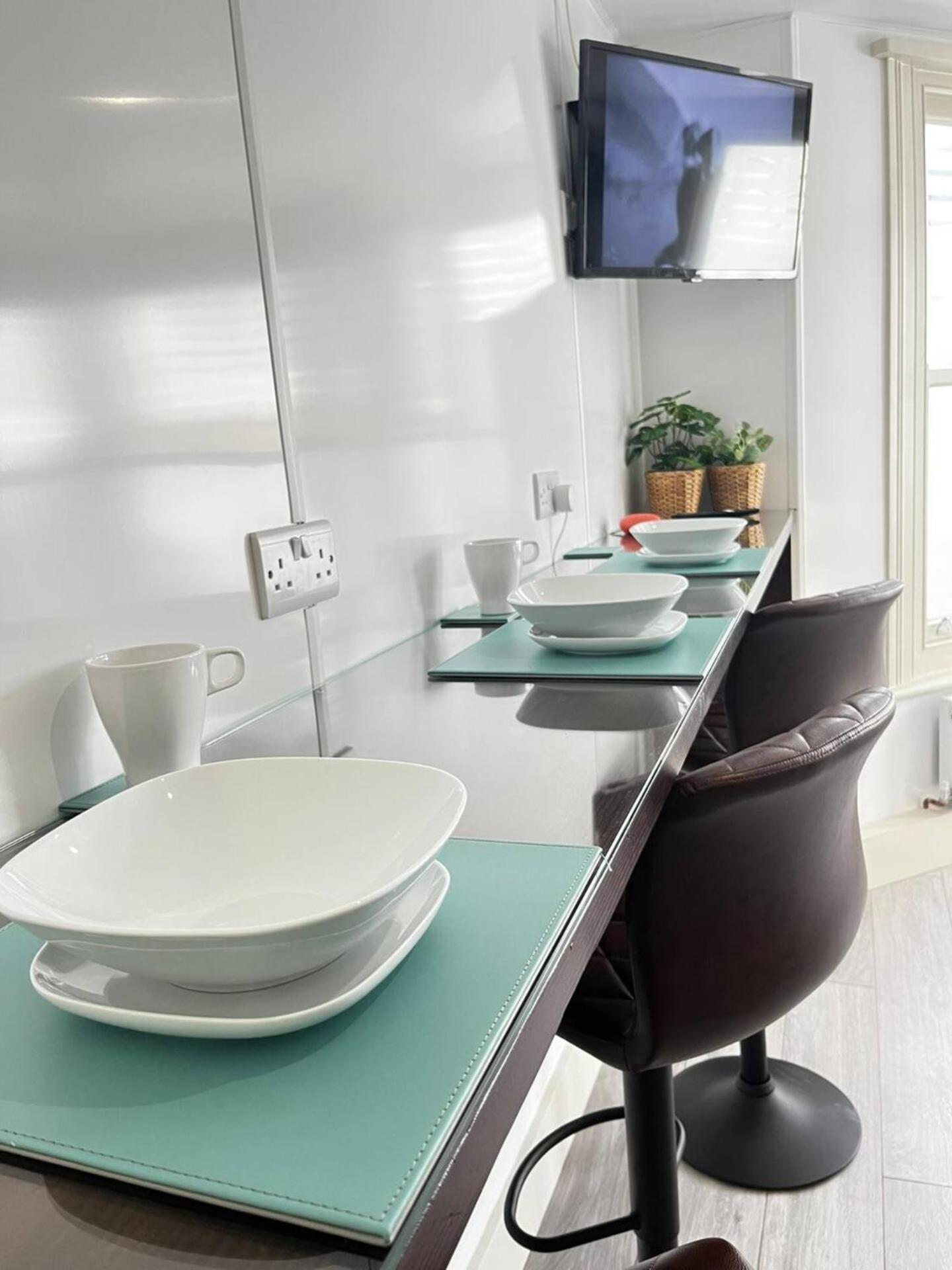 Apt 11 Seaside Serenity Chic Studio Steps To Beach Brighton Luaran gambar